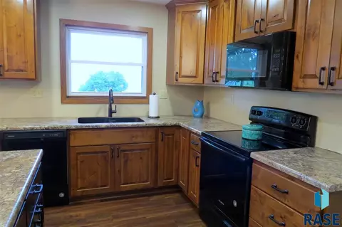 1120 Cedar St, Brandon, SD 57005 photo 7