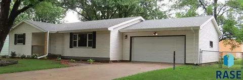 1120 Cedar St, Brandon, SD 57005 photo 1
