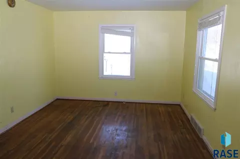 2301 E Austin St, Sioux Falls, SD 57103 photo 4