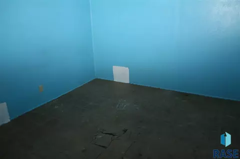 2301 E Austin St, Sioux Falls, SD 57103 photo 12
