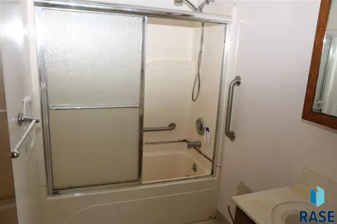 2301 E Austin St, Sioux Falls, SD 57103 photo 8