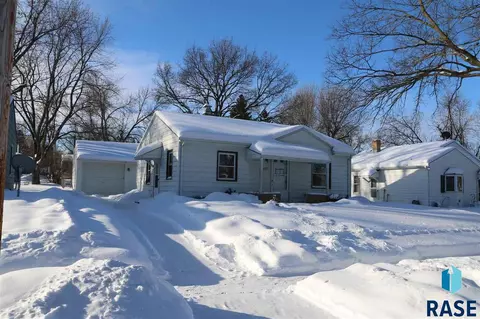 2301 E Austin St, Sioux Falls, SD 57103 photo 1