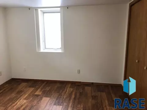 301 E 40th St, Sioux Falls, SD 57105 photo 10