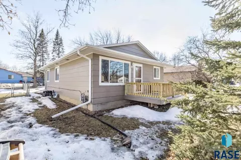 5117 E 16th St, Sioux Falls, SD 57110 photo 7