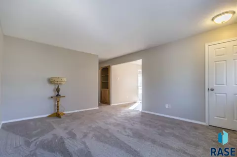 5117 E 16th St, Sioux Falls, SD 57110 photo 22