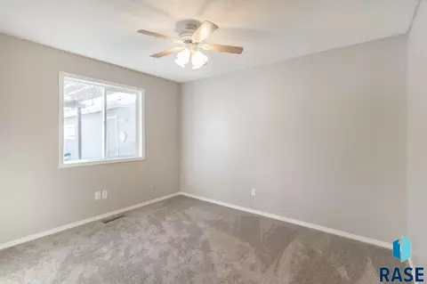 5117 E 16th St, Sioux Falls, SD 57110 photo 19