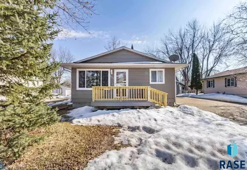 5117 E 16th St, Sioux Falls, SD 57110 photo 6