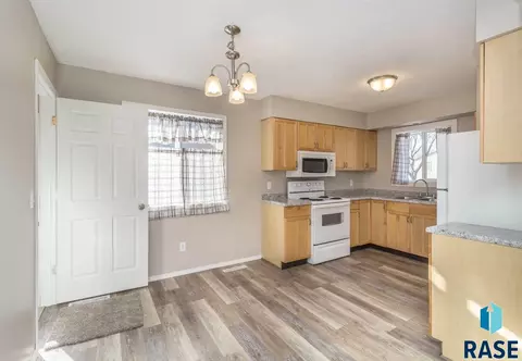 5117 E 16th St, Sioux Falls, SD 57110 photo 25