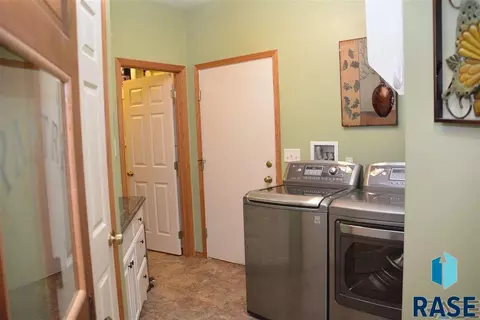 216 E 9th St, Crooks, SD 57020 photo 15