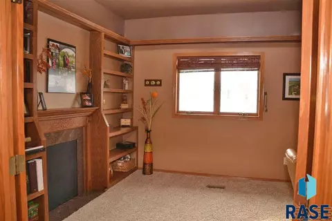 216 E 9th St, Crooks, SD 57020 photo 13