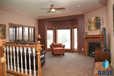 216 E 9th St, Crooks, SD 57020 photo 9