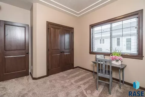 321 S Dockside Cir, Sioux Falls, SD 57107 photo 15