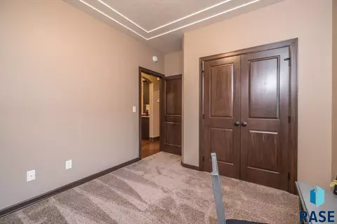 321 S Dockside Cir, Sioux Falls, SD 57107 photo 16