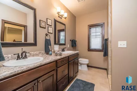 321 S Dockside Cir, Sioux Falls, SD 57107 photo 20