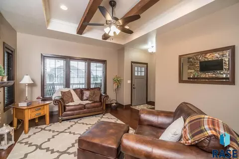 321 S Dockside Cir, Sioux Falls, SD 57107 photo 5
