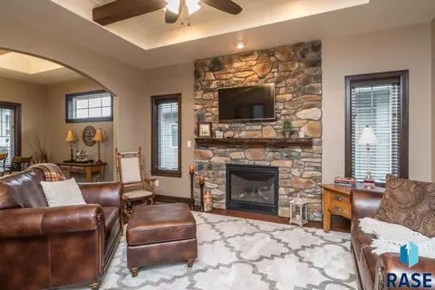 321 S Dockside Cir, Sioux Falls, SD 57107 photo 4
