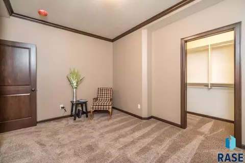 321 S Dockside Cir, Sioux Falls, SD 57107 photo 11