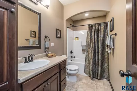 321 S Dockside Cir, Sioux Falls, SD 57107 photo 13