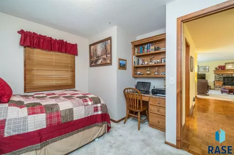 2701 E Old Orchard Trl, Sioux Falls, SD 57103 photo 17