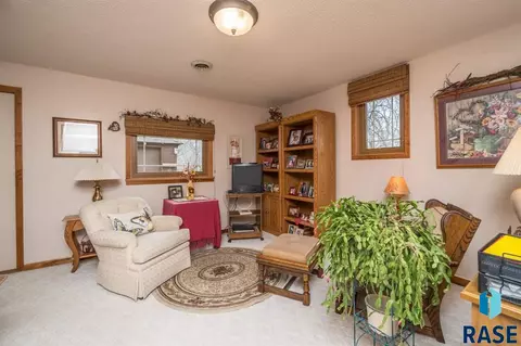 2701 E Old Orchard Trl, Sioux Falls, SD 57103 photo 13