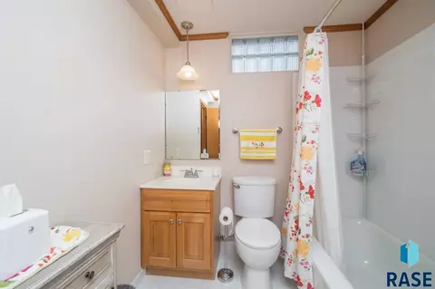 2701 E Old Orchard Trl, Sioux Falls, SD 57103 photo 12