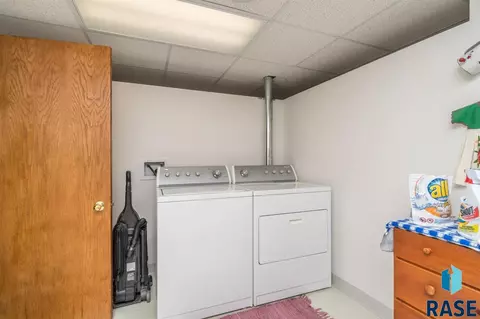 2701 E Old Orchard Trl, Sioux Falls, SD 57103 photo 11