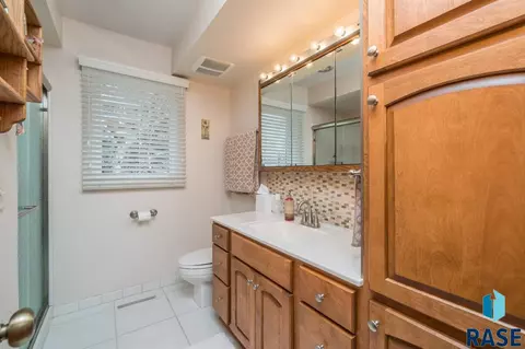 2701 E Old Orchard Trl, Sioux Falls, SD 57103 photo 18