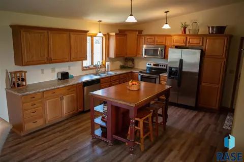 18442 Gussie Ln, Gary, SD 57237 photo 3
