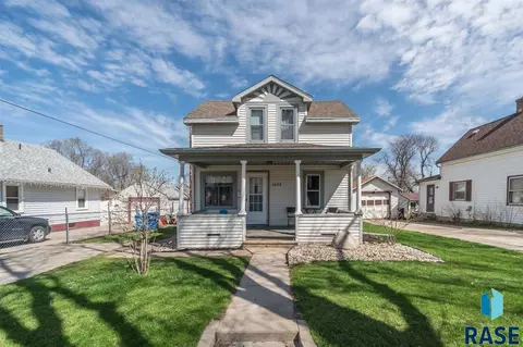 1022 E 1st St, Sioux Falls, SD 57103 photo 1