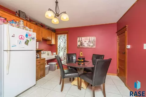 1022 E 1st St, Sioux Falls, SD 57103 photo 9