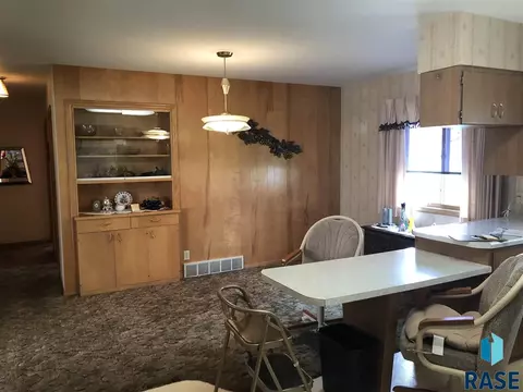 629 S Relanto St, Freeman, SD 57029 photo 11