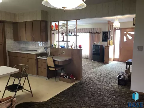629 S Relanto St, Freeman, SD 57029 photo 9