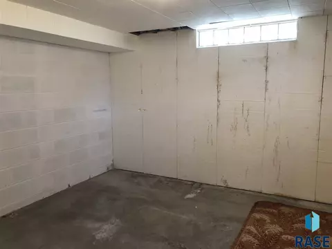 629 S Relanto St, Freeman, SD 57029 photo 30