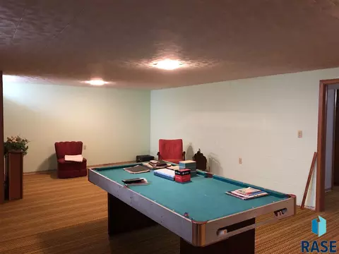 629 S Relanto St, Freeman, SD 57029 photo 27