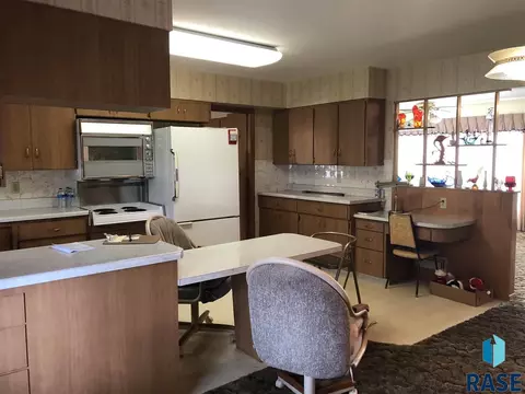 629 S Relanto St, Freeman, SD 57029 photo 12