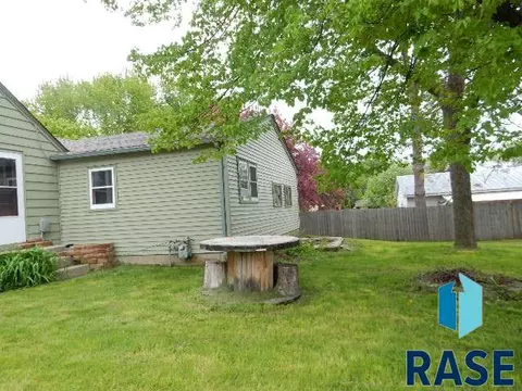 101 E 3rd St, Dell Rapids, SD 57022 photo 17