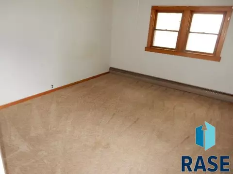 101 E 3rd St, Dell Rapids, SD 57022 photo 8