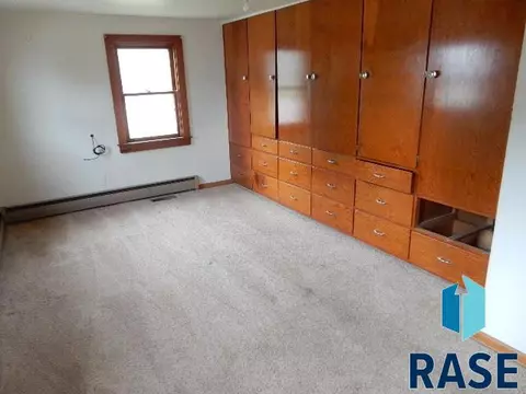 101 E 3rd St, Dell Rapids, SD 57022 photo 4