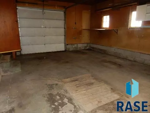 101 E 3rd St, Dell Rapids, SD 57022 photo 9