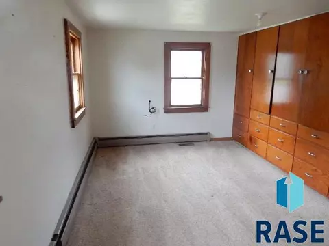 101 E 3rd St, Dell Rapids, SD 57022 photo 5