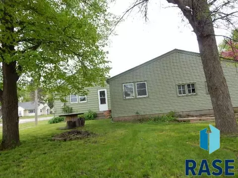 101 E 3rd St, Dell Rapids, SD 57022 photo 15