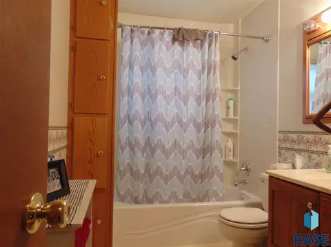 3805 E Claudette Dr, Sioux Falls, SD 57103 photo 9