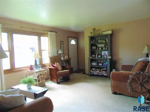 3805 E Claudette Dr, Sioux Falls, SD 57103 photo 4