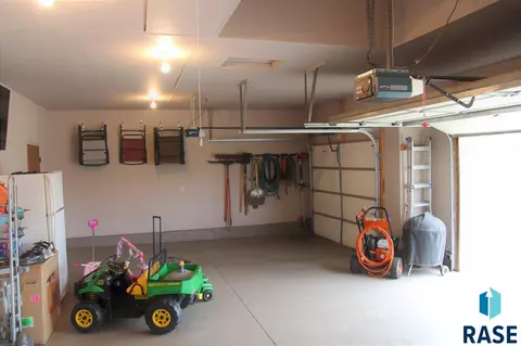 Undisclosed, Sioux Falls, SD 57106 photo 21