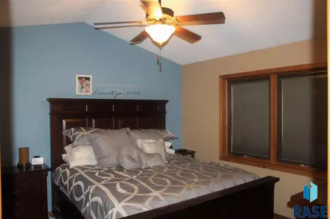 Undisclosed, Sioux Falls, SD 57106 photo 9