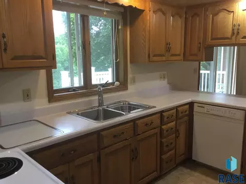 4309 E Shenandoah Trl, Sioux Falls, SD 57103 photo 4