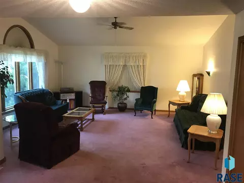 202 E 3rd St, Marion, SD 57043 photo 8