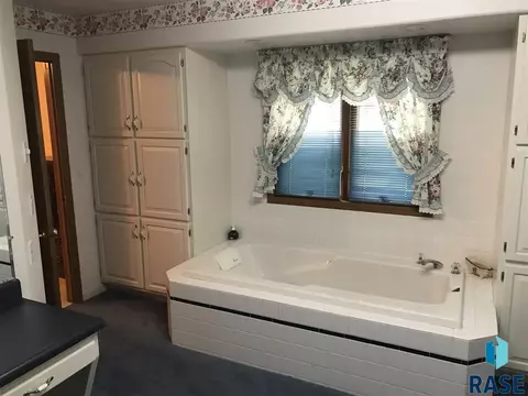 202 E 3rd St, Marion, SD 57043 photo 15