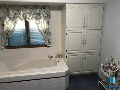 202 E 3rd St, Marion, SD 57043 photo 16