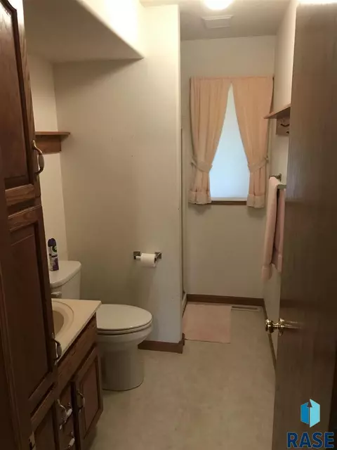 202 E 3rd St, Marion, SD 57043 photo 18